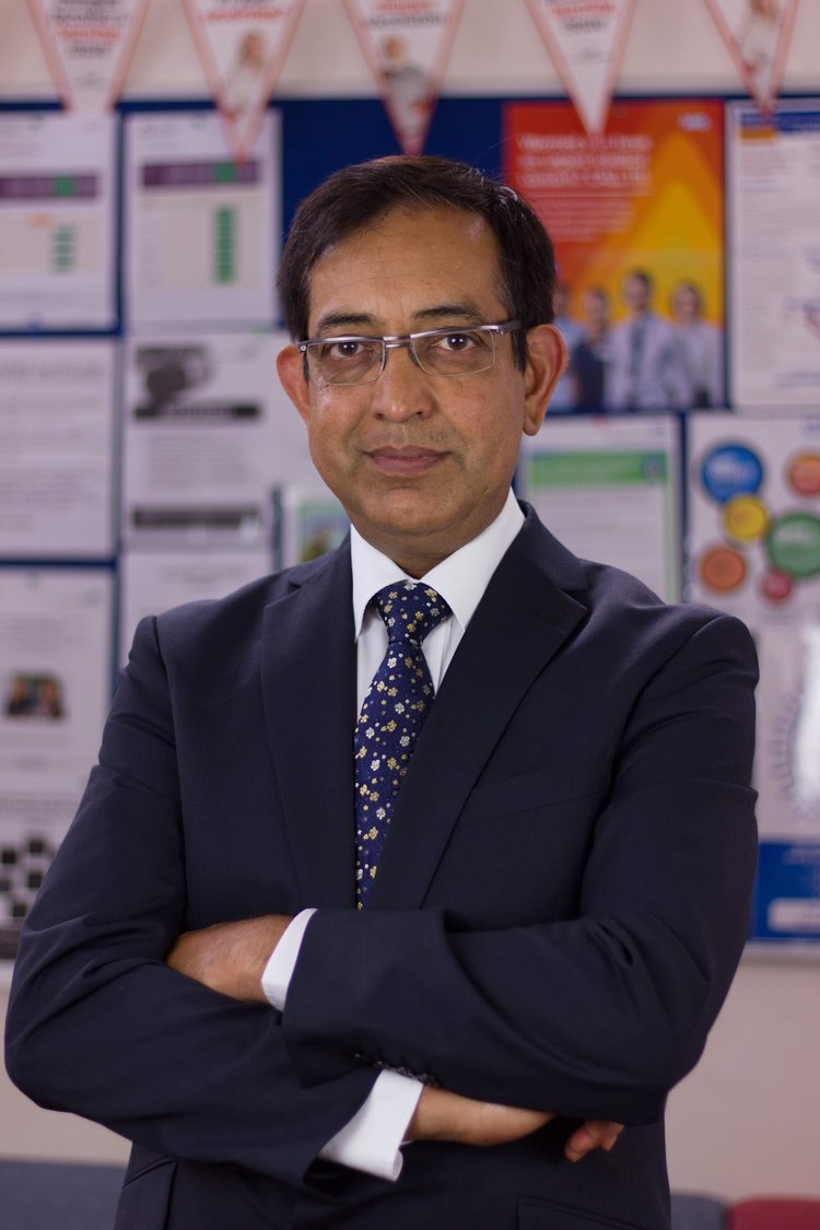 Mr. Rakesh Choudhary -Expert knee replacement surgeon
